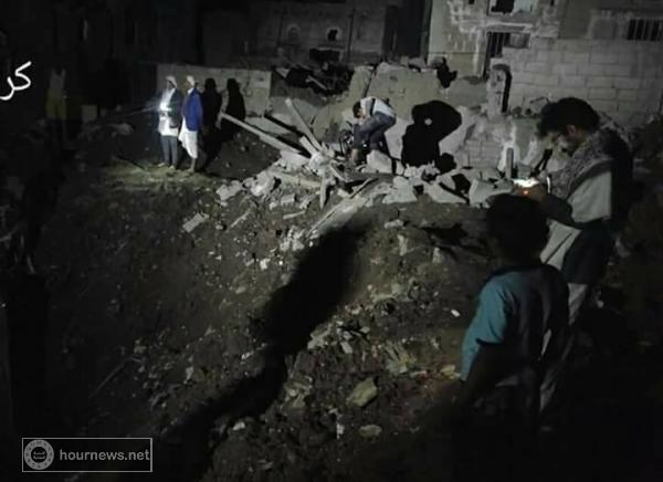 شاهد عدد من الصور كيف اصبحت حارة الصعدي وسط صنعاء بعد تهدم أحد المنازل جراء القصف الليلة الماضية