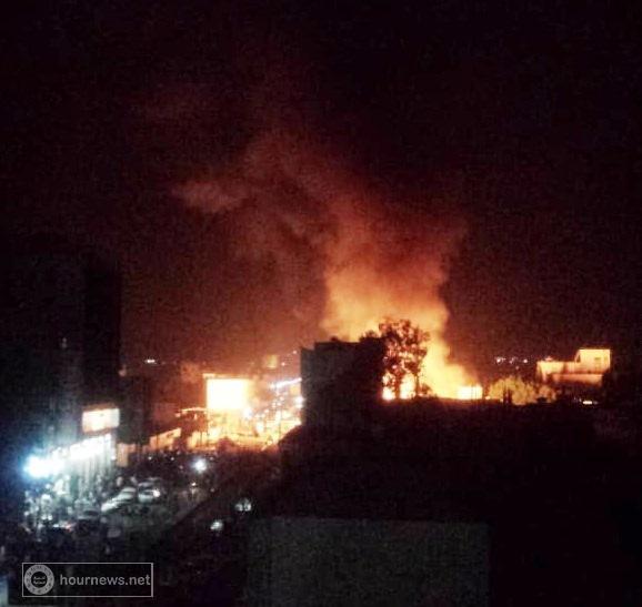 شاهد بالصور: احتراق محطة نفطية بجوار مركز سام مول التجاري وسط صنعاء