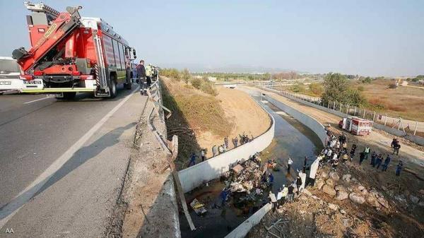 عاجل| مصرع 16 مهاجرا في تحطم حافلة بـ"إزمير" التركية