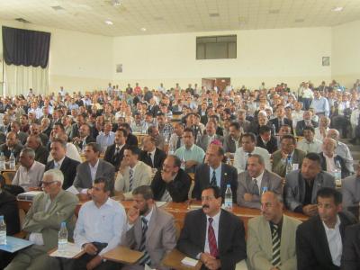 في احتفال  بمناسبة توزيع الأراضي لهيئة تدريس جامعة صنعاء: وزير التعليم العالي يؤكد على أهمية إصلاح منظومة التعليم العالي وتحقيق الاستقرار المعيشي للأساتذة