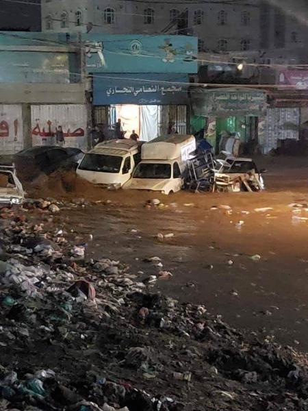 صور من صنعاء تكشف حجم السيول الجارفة واهم الشوارع المتضررة 