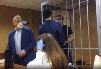 بالصور: عارضة أزياء روسية تقتحم شقة نائب في البرلمان وتسرق 300 ألف دولار