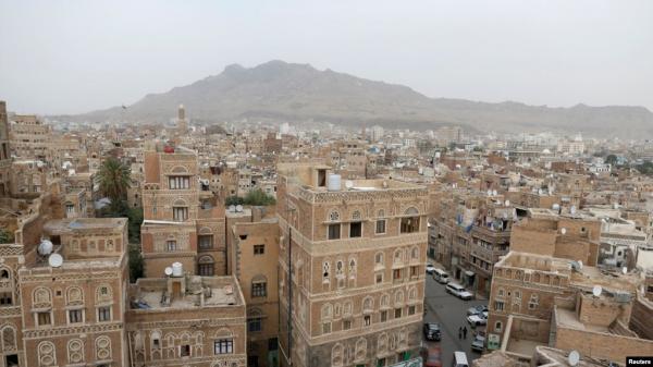 إيقاف 16 ضابط وضابط صف بمحافظة صنعاء من قبل لجنة استقبال شكاوى الموطنين