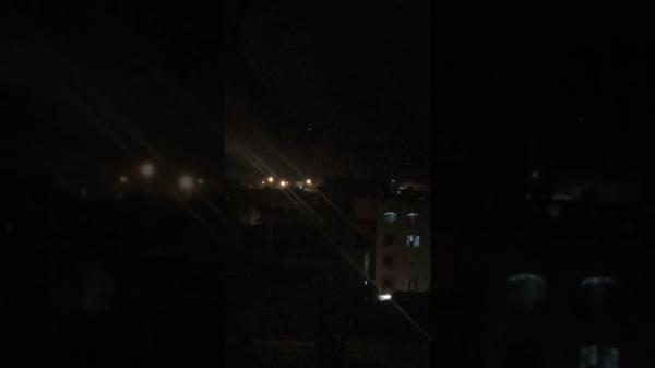 فيديو لحظة قصف كلية الطيران في صنعاء