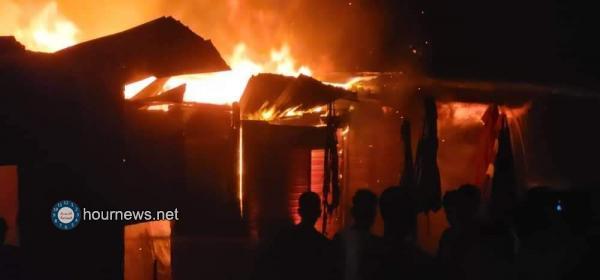 اندلاع حريق هائل في سوق السمك بمنطقة الشرج في المكلا بمحافظة حضرموت
