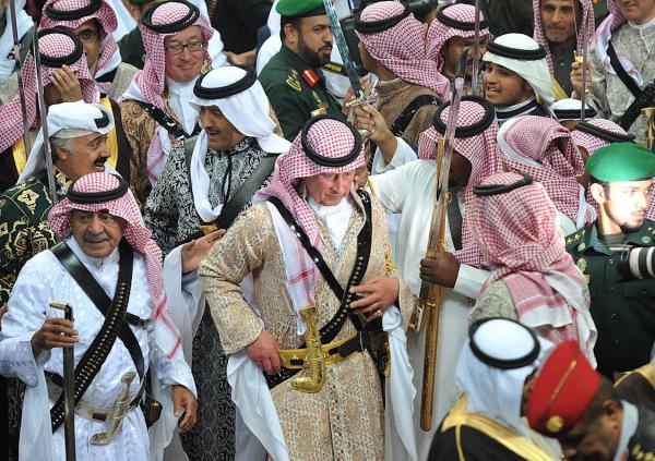 تداول فيديو: أداء تشارلز الثالث لرقصة العرضة السعودية قبل أن يصبح ملكًا