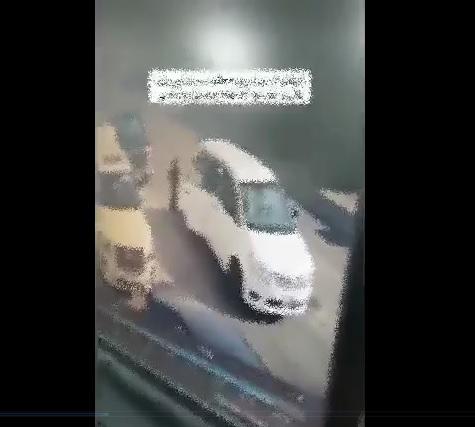 السعودية: كاميرا مراقبة توثق لحظة قيام امرأة بصدم سيارة وردة فعل غريبة