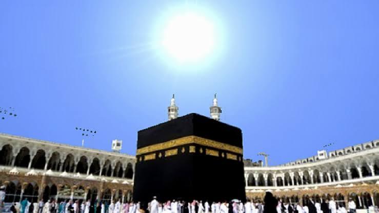 سماء مكة المكرمة تشهد التعامد الأول للشمس على الكعبة المشرفة في 2023