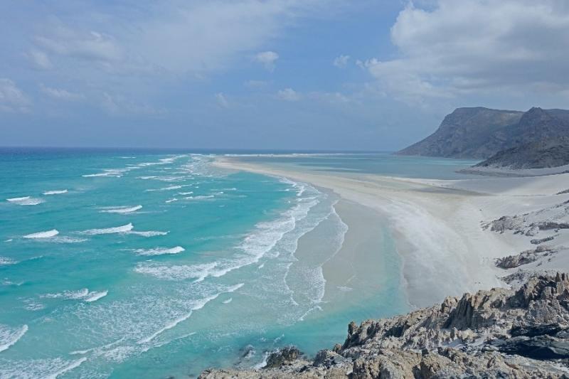 منظمة اليونسكو توافق على تخصيص مبلغ لتنظيف ساحل سقطرى من تسرب نفطي