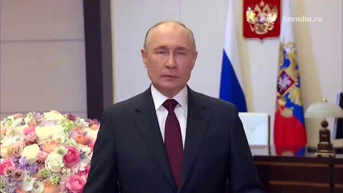 الرئيس الروسي فلاديمير بوتين يوجه رسالة للمرأة بمناسبة #اليوم_العالمي_للمرأة .. وهذا ما قاله !