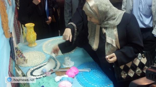 وكيلة وزارة الثقافة تفتتح معرض الأول للأشغال اليدوية والحرفية للموجهة الفاضلة/ اديبة القوزي (صور)