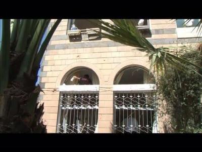 شاهد بالصور: صاروخ عابر الحارات يسقط على منزل وسط صنعاء