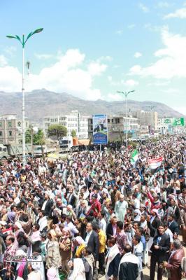 خطيب إب محمد الفلاحي يدعوا الرئاسة وحكومة الوفاق ووزارة المغتربين لدعم المغتربين والوقوف معهم جراء ما يتعرضون له في الخارج من مضايقات