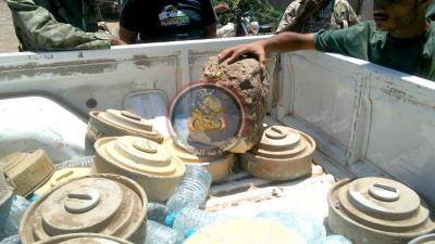 قوات ”طارق صالح” تستولي على مخازن أسلحة لقوات الحوثي (صور)