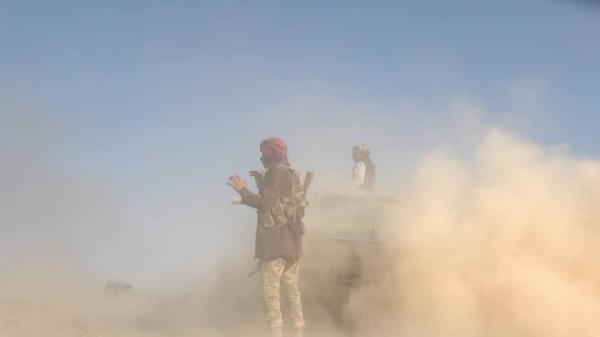معارك عنيفة بين قوات الجيش والحوثيين في جبهة  الكسارة
